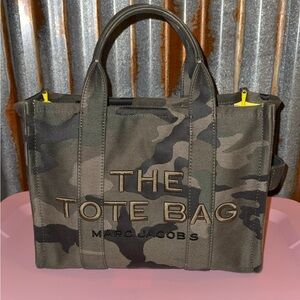 Marc jacobs the tote bag